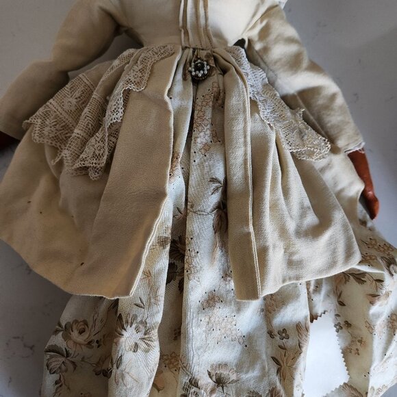 Nicol Sayre Handcrafted Folk Art Doll (Queen of the Harvest) - Picture 7 of 12